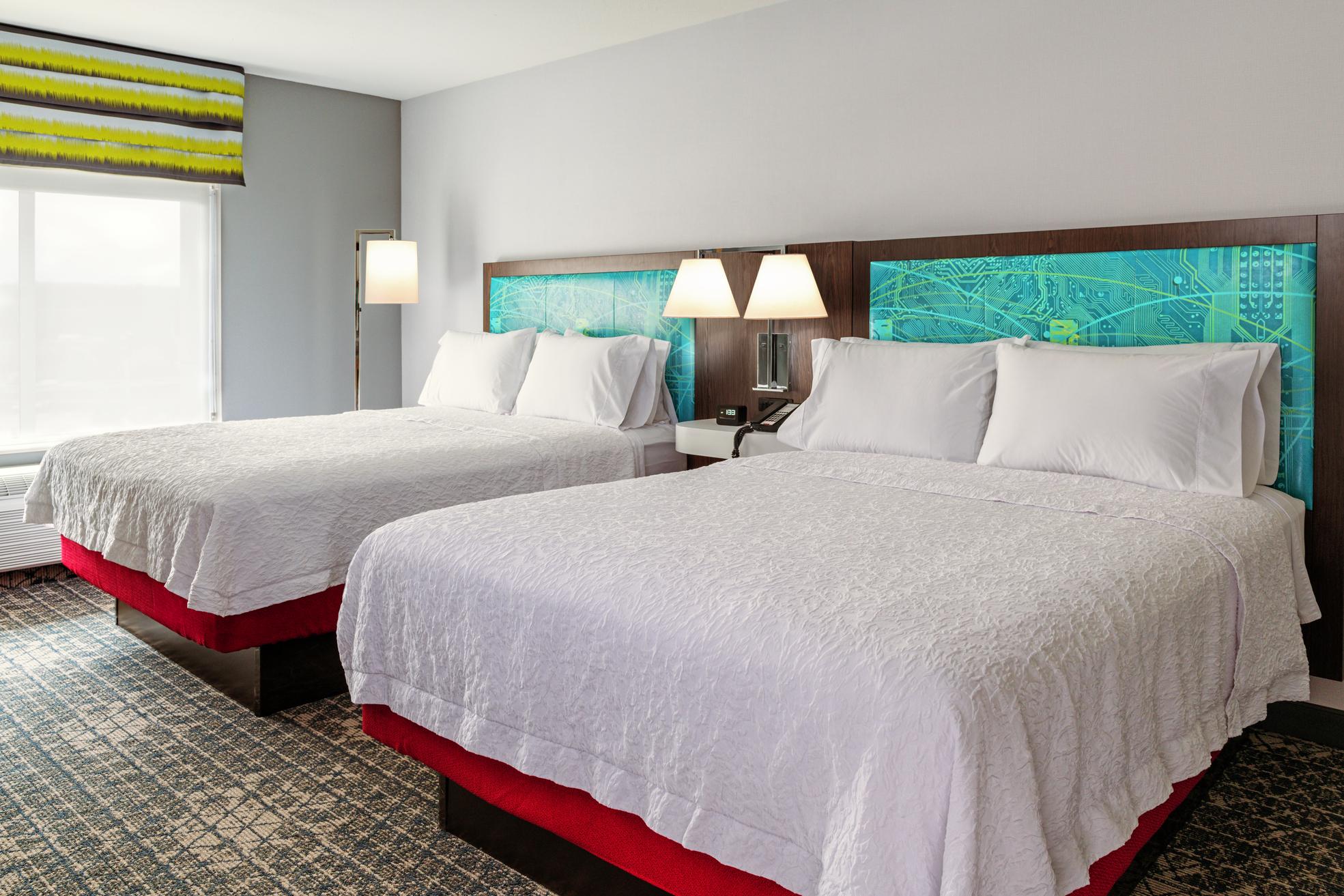 Hampton Inn & Suites Кин Экстерьер фото