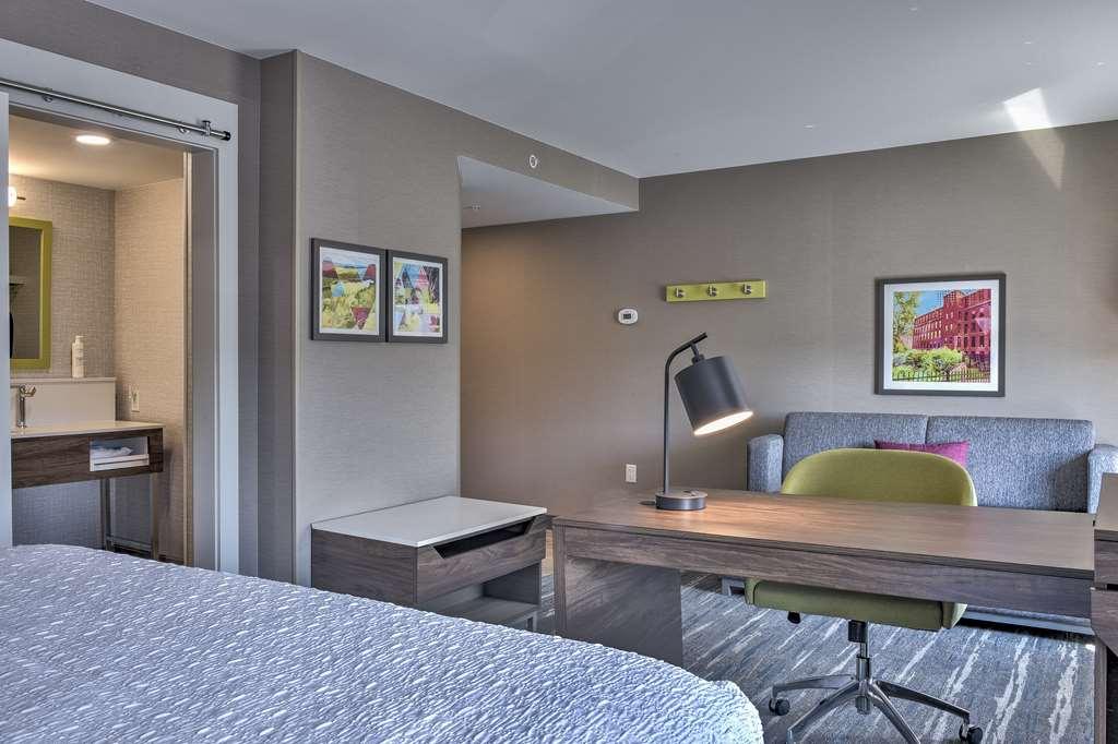Hampton Inn & Suites Кин Номер фото