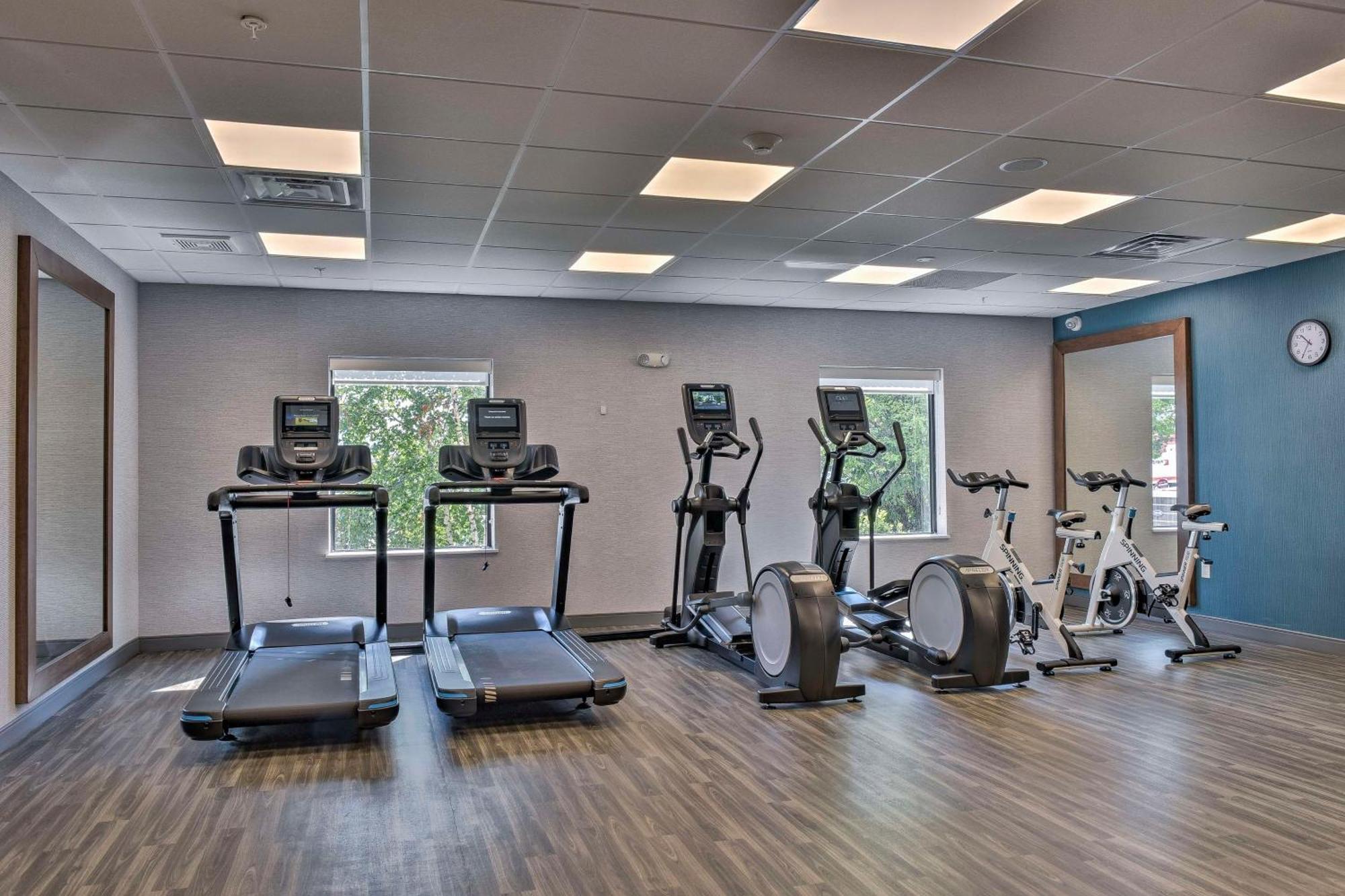 Hampton Inn & Suites Кин Экстерьер фото