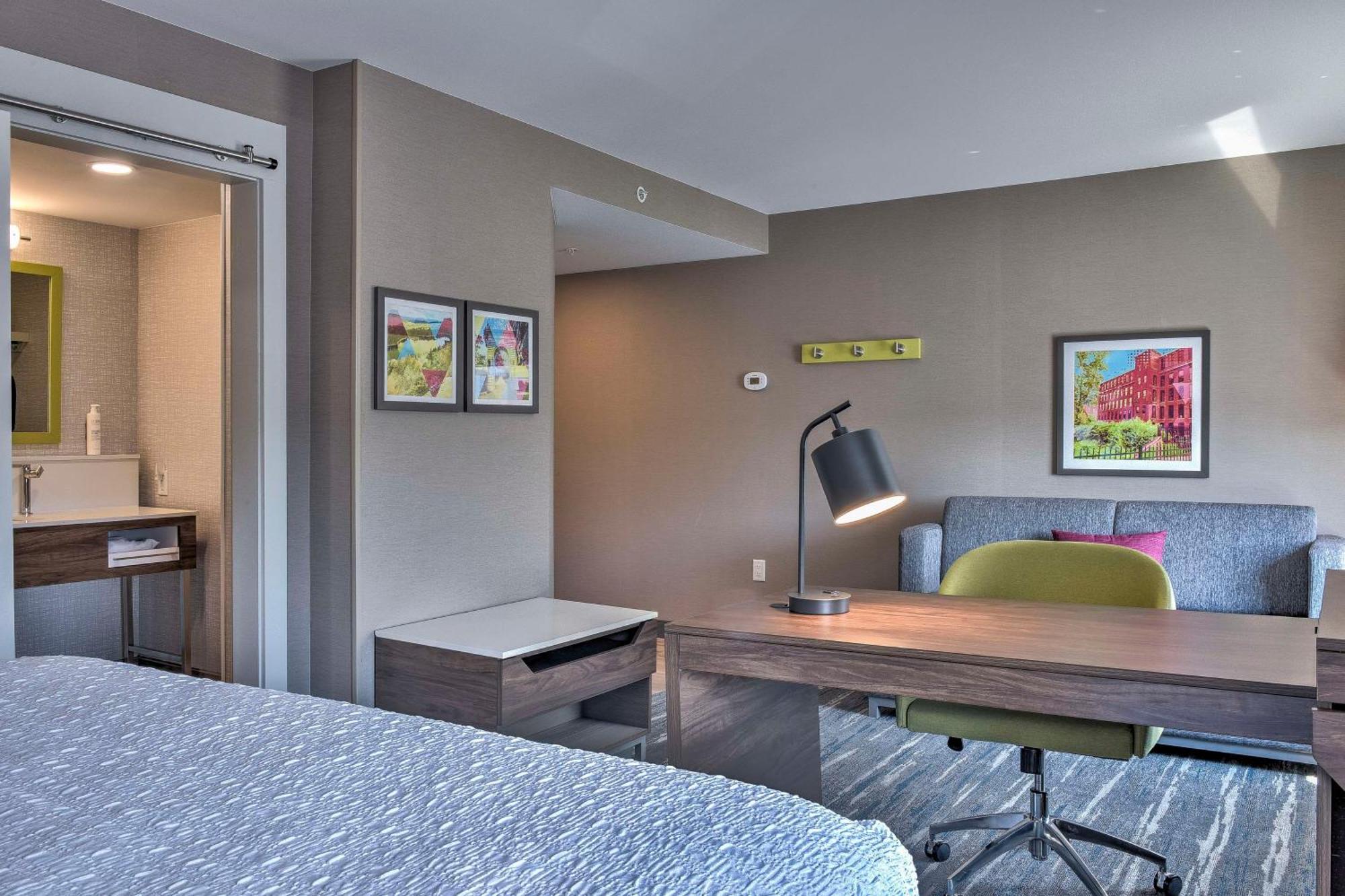 Hampton Inn & Suites Кин Экстерьер фото