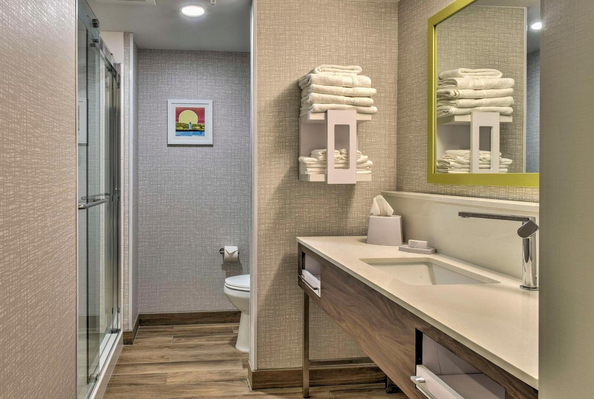 Hampton Inn & Suites Кин Экстерьер фото