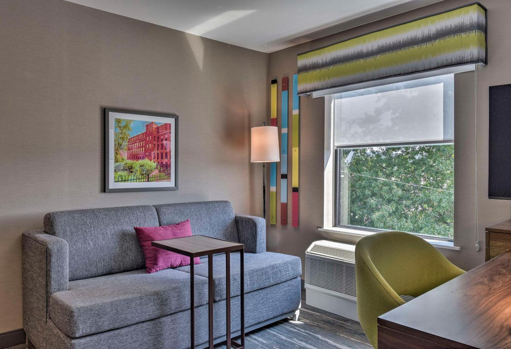 Hampton Inn & Suites Кин Экстерьер фото