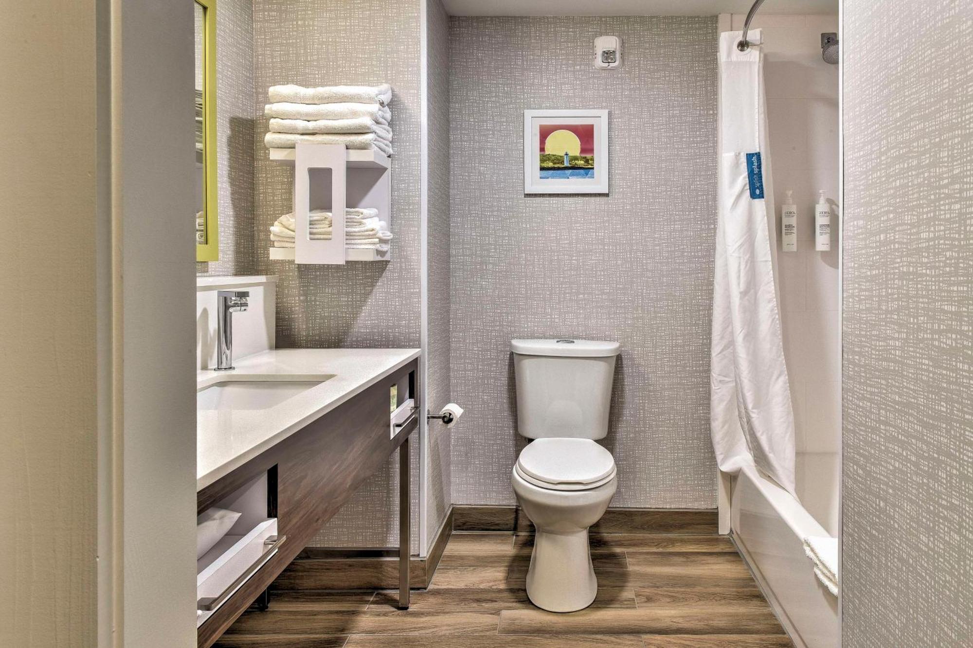 Hampton Inn & Suites Кин Экстерьер фото